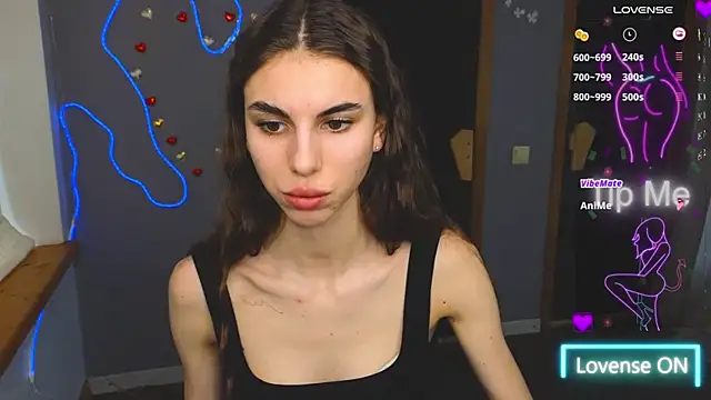 Snapshot of EmmyGreans chatting on March 4, 1:06 pm EmmyGreans online show from March 4, 1:06 pm