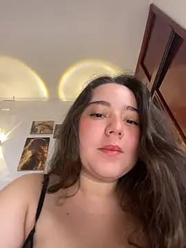 Snapshot of LunaGil1 chatting on July 12, 1:13 pm LunaGil1 online show from July 12, 1:13 pm
