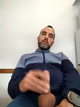 leon3875 online show from December 2, 3:29 pm