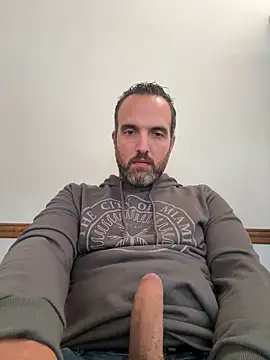 leon3875 online show from March 4, 3:29 pm