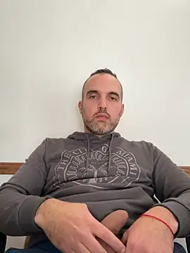 leon3875 online show from May 20, 3:29 pm
