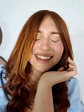 Snapshot of Emasanders chatting on February 26, 1:21 am Emasanders online show from February 26, 1:21 am