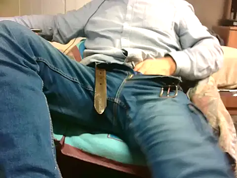 Snapshot of Giulio35_Pika chatting on February 13, 6:15 pm Giulio35 Pika online show from February 13, 6:15 pm