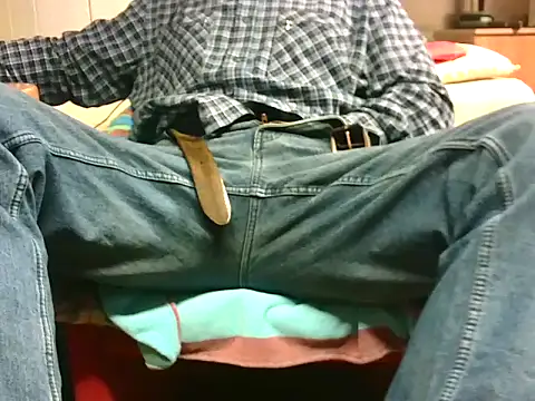 Snapshot of Giulio35_Pika chatting on February 28, 5:19 am Giulio35 Pika online show from February 28, 5:19 am