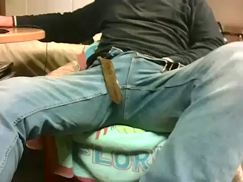 Snapshot of Giulio35_Pika chatting on March 15, 6:36 pm Giulio35 Pika online show from March 15, 6:36 pm