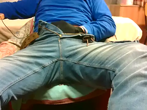 Snapshot of Giulio35_Pika chatting on March 27, 5:57 am Giulio35 Pika online show from March 27, 5:57 am