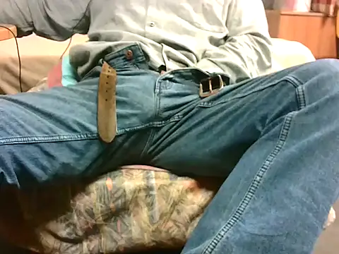 Snapshot of Giulio35_Pika chatting on March 31, 3:01 pm Giulio35 Pika online show from March 31, 3:01 pm