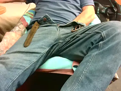 Snapshot of Giulio35_Pika chatting on April 19, 3:22 pm Giulio35 Pika online show from April 19, 3:22 pm