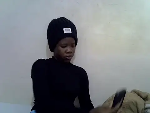 hey its andreana online show from March 9, 4:33 pm