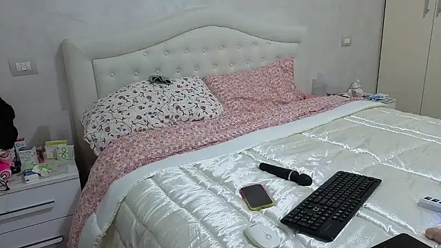 sexy blondie92 online show from January 12, 10:48 pm