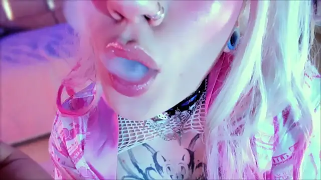 Broklinwhite  online show from December 5, 2:25 pm