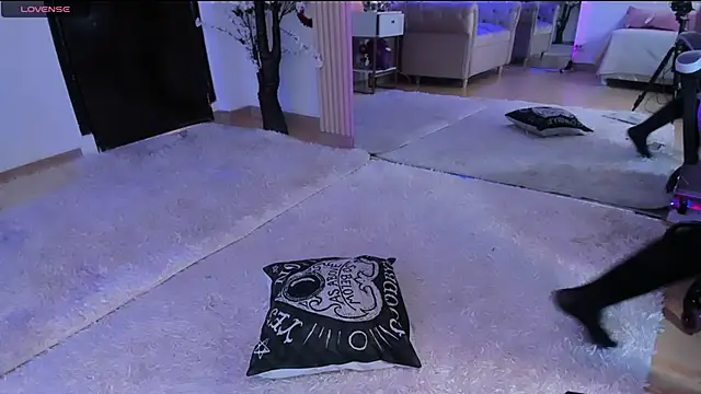 zephirahabney online show from March 8, 5:54 pm