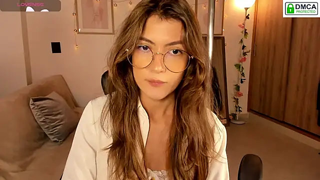 Lilabril online show from December 5, 2:36 pm