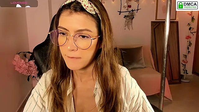 Lilabril online show from December 22, 2:36 pm