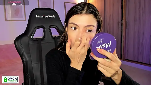 Snapshot of Lilabril chatting on February 4, 2:45 pm Lilabril online show from February 4, 2:45 pm