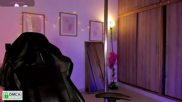 Snapshot of Lilabril chatting on March 15, 2:45 pm Lilabril online show from March 15, 2:45 pm