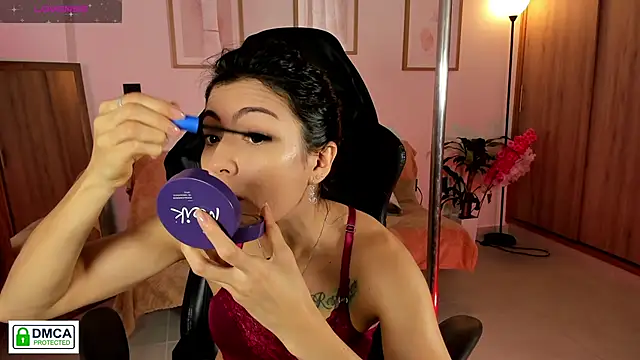 Snapshot of Lilabril chatting on May 14, 2:35 pm Lilabril online show from May 14, 2:35 pm