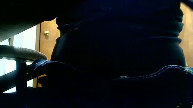 markluvskitty online show from February 5, 8:02 pm