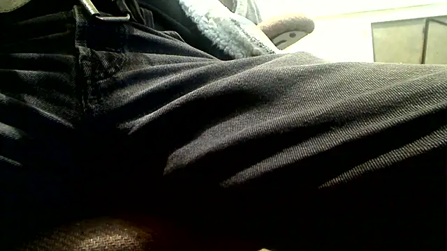 markluvskitty online show from April 10, 12:32 pm