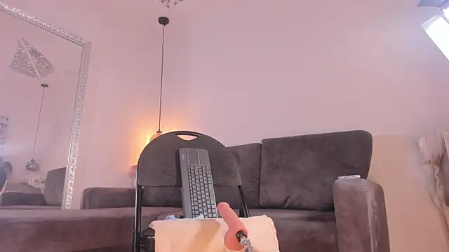 Snapshot of Isabella_francoo chatting on September 15, 12:27 pm Isabella francoo online show from September 15, 12:27 pm