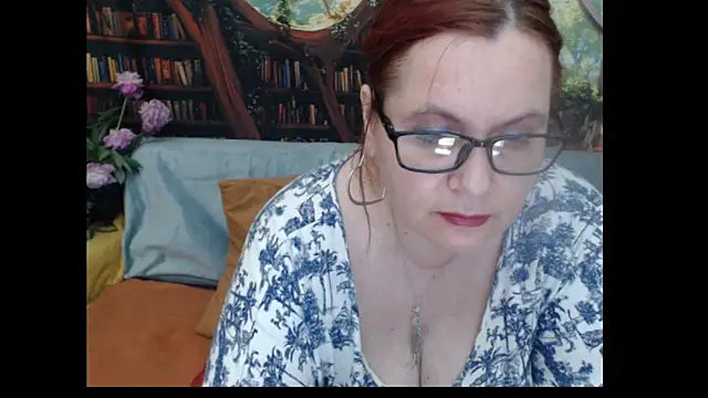 Snapshot of PlayfullMature chatting on June 11, 6:28 pm PlayfullMature online show from June 11, 6:28 pm