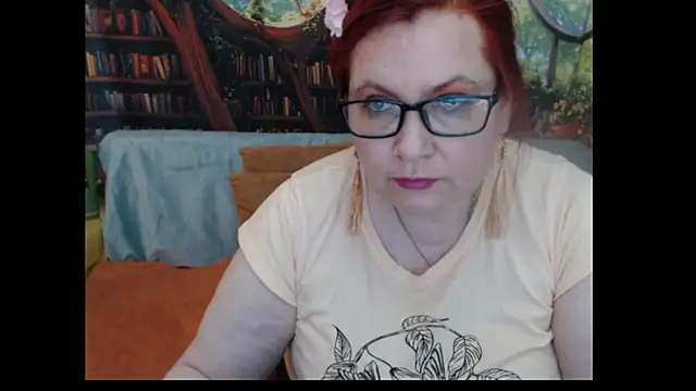Snapshot of PlayfullMature chatting on June 18, 5:06 pm PlayfullMature online show from June 18, 5:06 pm
