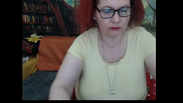 Snapshot of PlayfullMature chatting on July 10, 8:33 pm PlayfullMature online show from July 10, 8:33 pm