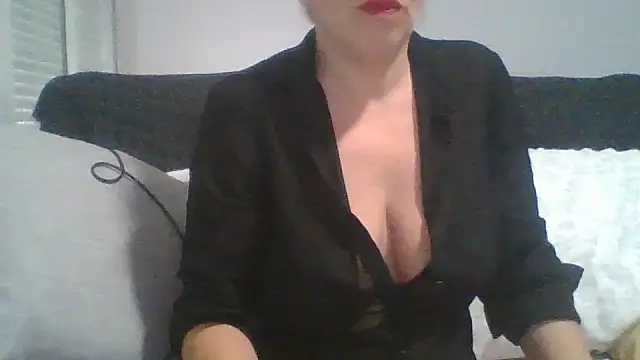 julietesexy80 online show from November 14, 8:24 am