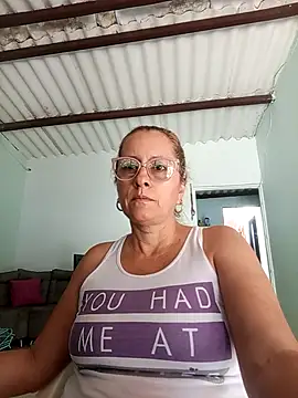 Snapshot of deisy_summers47x chatting on January 28, 3:14 pm deisy summers47x online show from January 28, 3:14 pm
