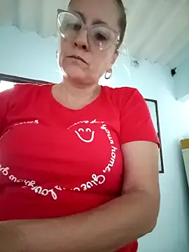 Snapshot of deisy_summers47x chatting on February 11, 3:08 pm deisy summers47x online show from February 11, 3:08 pm