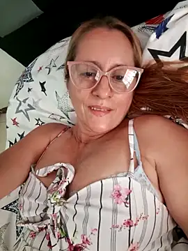 Snapshot of deisy_summers47x chatting on February 14, 4:31 pm deisy summers47x online show from February 14, 4:31 pm