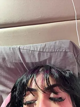 Snapshot of ThickerThanYoBitch chatting on March 8, 11:27 am ThickerThanYoBitch online show from March 8, 11:27 am