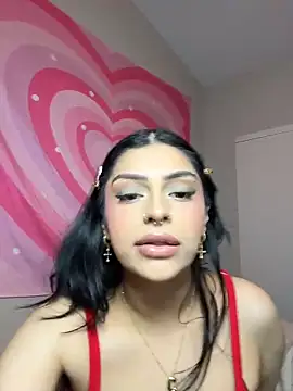 Snapshot of ThickerThanYoBitch chatting on February 7, 10:30 am ThickerThanYoBitch online show from February 7, 10:30 am