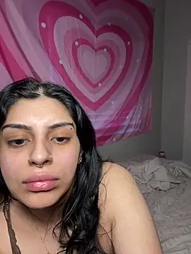 Snapshot of ThickerThanYoBitch chatting on February 19, 6:04 pm ThickerThanYoBitch online show from February 19, 6:04 pm