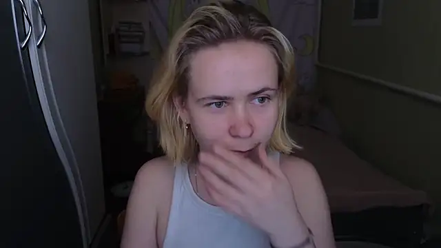 Riley Roo online show from April 15, 7:48 am