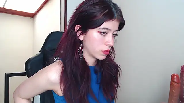 SuzzyyM online show from January 30, 5:28 pm