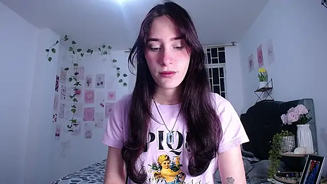 Snapshot of IsaBaileys_ chatting on May 12, 3:36 am IsaBaileys online show from May 12, 3:36 am