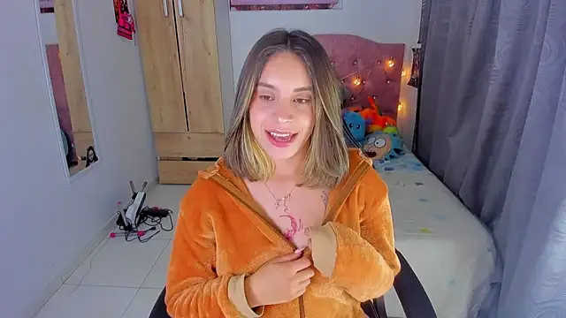 saralolo420 online show from January 9, 1:18 am