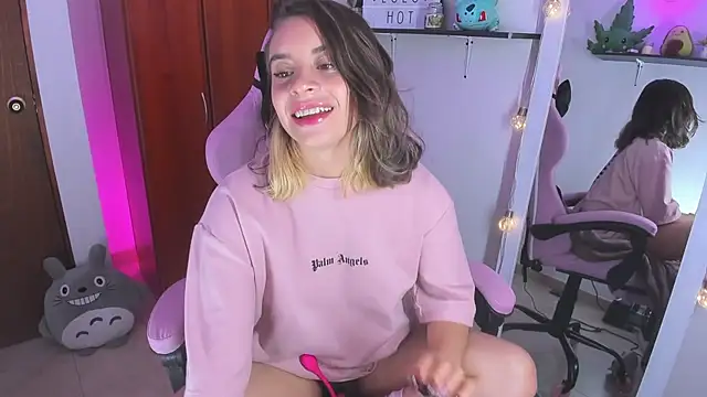 saralolo420 online show from February 5, 4:37 am