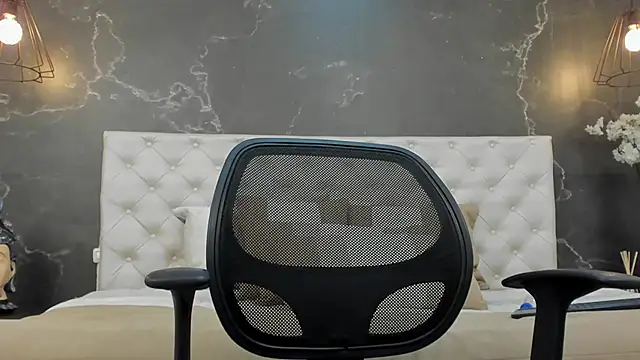 Snapshot of BruceDallas chatting on January 30, 3:22 am BruceDallas online show from January 30, 3:22 am