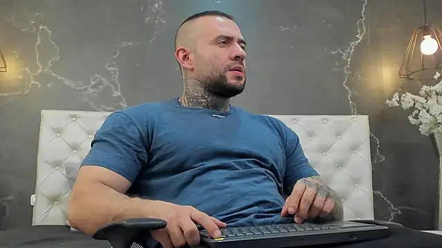 Snapshot of BruceDallas chatting on March 15, 2:35 am BruceDallas online show from March 15, 2:35 am