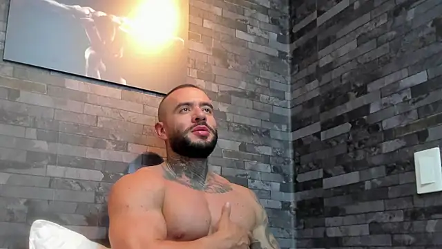 BruceDallas online show from December 15, 12:59 am