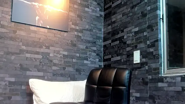 Snapshot of BruceDallas chatting on February 28, 2:56 am BruceDallas online show from February 28, 2:56 am