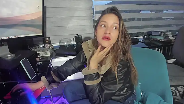 vanessabz online show from June 8, 11:05 pm