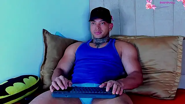 Snapshot of Stiven_collins chatting on May 27, 3:14 am Stiven collins online show from May 27, 3:14 am