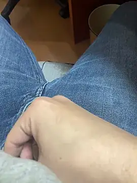 Snapshot of 114514hlove chatting on December 31, 3:34 am 114514hlove online show from December 31, 3:34 am