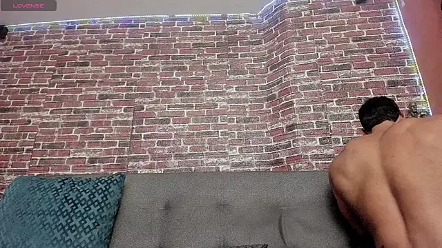 Snapshot of curt_xxx chatting on December 11, 3:24 am curt xxx online show from December 11, 3:24 am