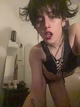 Snapshot of Cyberdark1312x chatting on December 16, 5:01 am Cyberdark1312x online show from December 16, 5:01 am