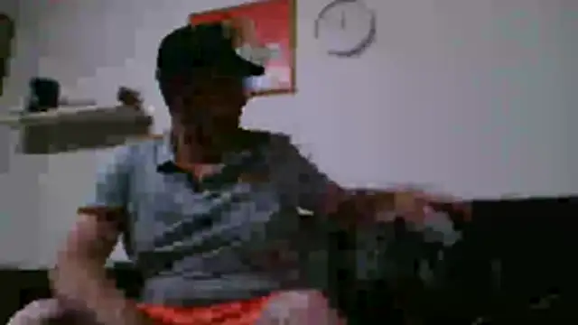 Snapshot of Knuffelstaaf123 chatting on May 31, 12:12 pm Knuffelstaaf123 online show from May 31, 12:12 pm