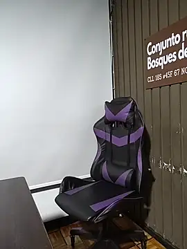 Cute Penelope online show from March 3, 11:05 am